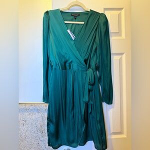Banana Republic Silky Emerald Green Wrap Dress